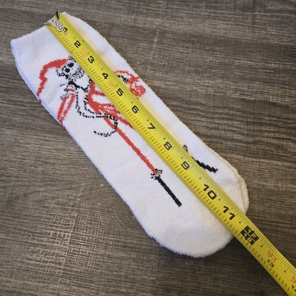 ๐๐ Jack Skellington Santa Fuzzy Socks - Picture 6 of 6